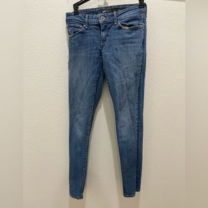 Levi Strauss Demi Curve women’s jeans 0 / 25 mid rise
